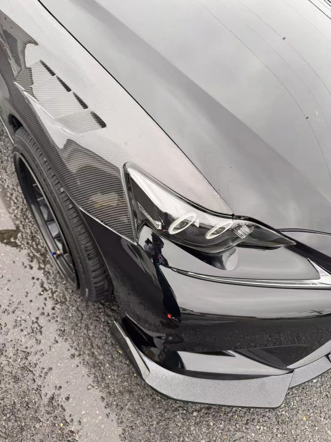 Lexus IS Series (2013–2019) - Carbon Fiber Vented Front Fenders