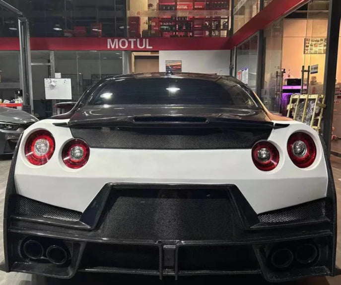 Nissan GT-R R35 (2008–2024) – 2024 NISMO Style Carbon Fiber Conversion Body Kit