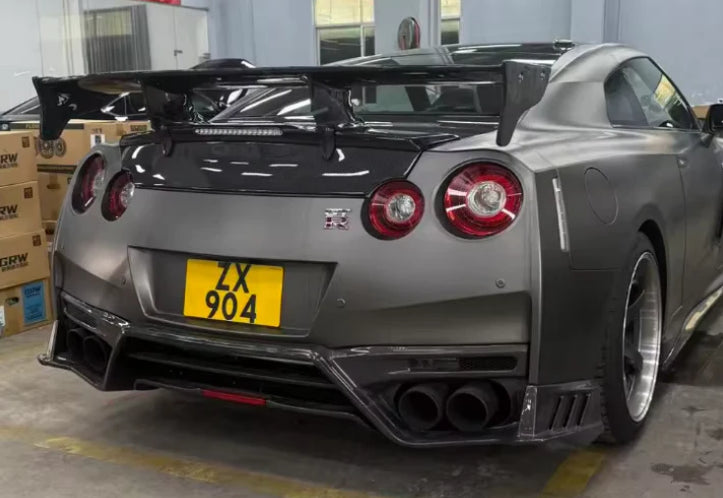 Nissan GT-R R35 (2017+) – TS Style Carbon Fiber Rear Diffuser