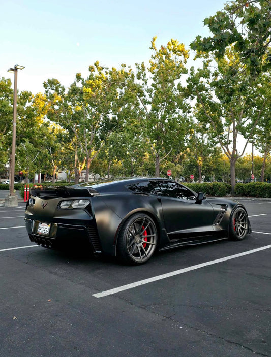 Corvette C7 Z06 - Carbon Fiber Side Skirts