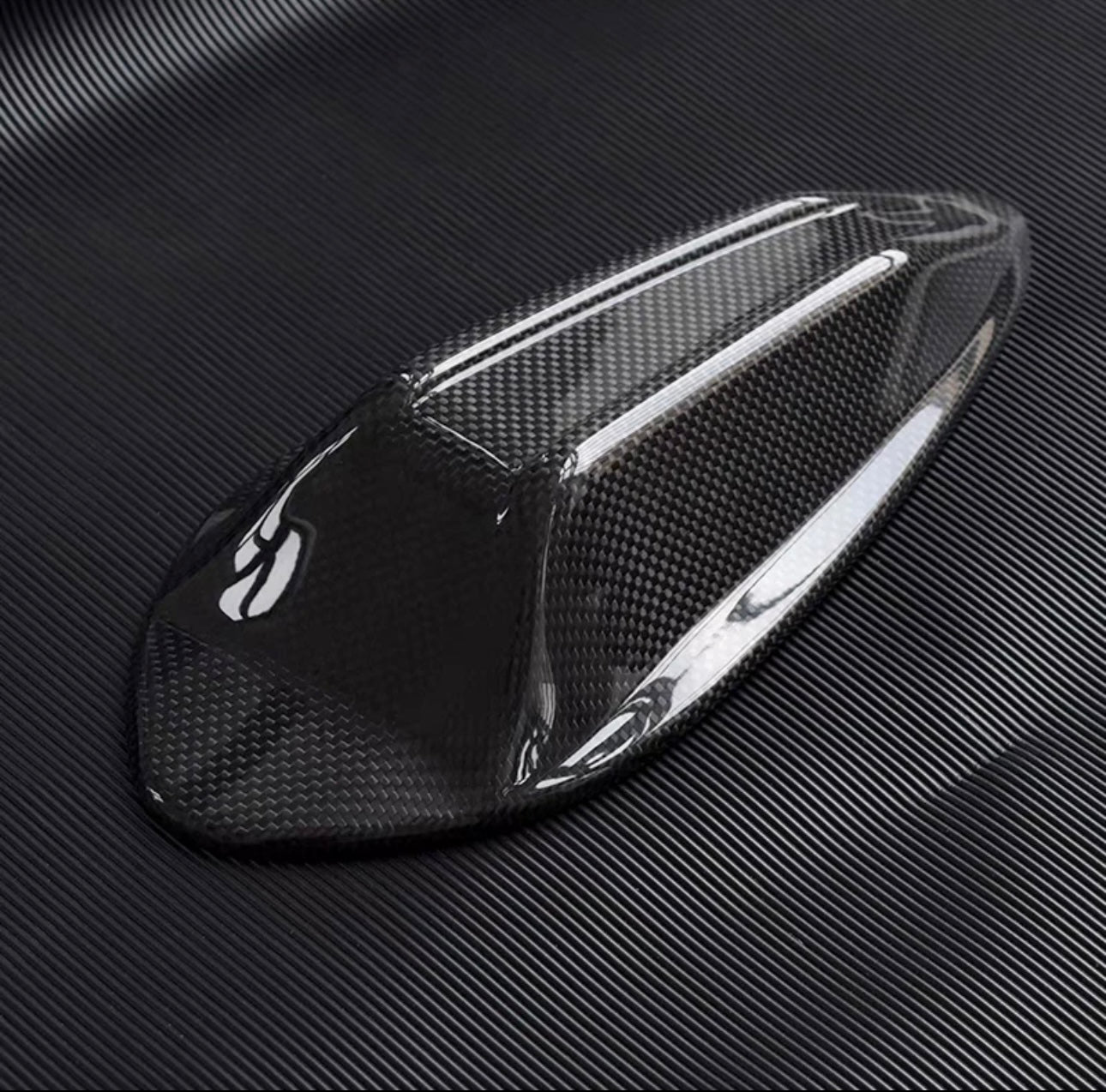 BMW G20/G22/G28/G87 Carbon Fiber Antenna Cover