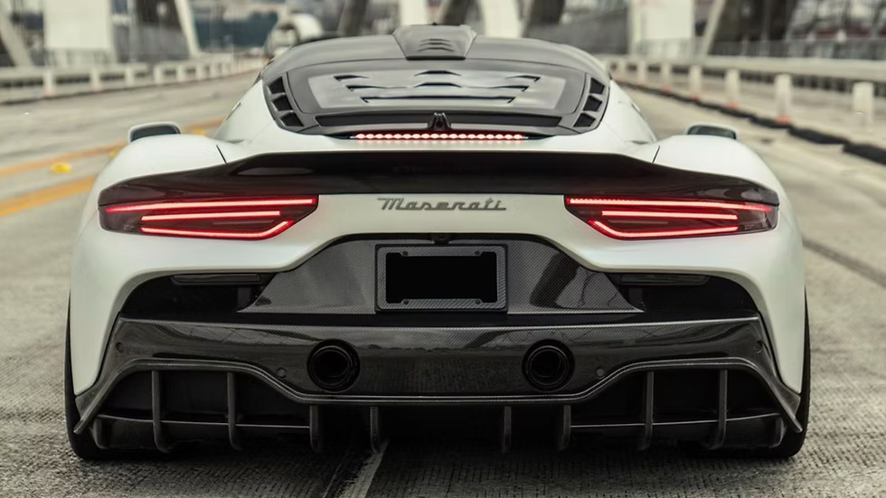 Maserati MC20 – Carbon Fiber Rear Finned Diffuser