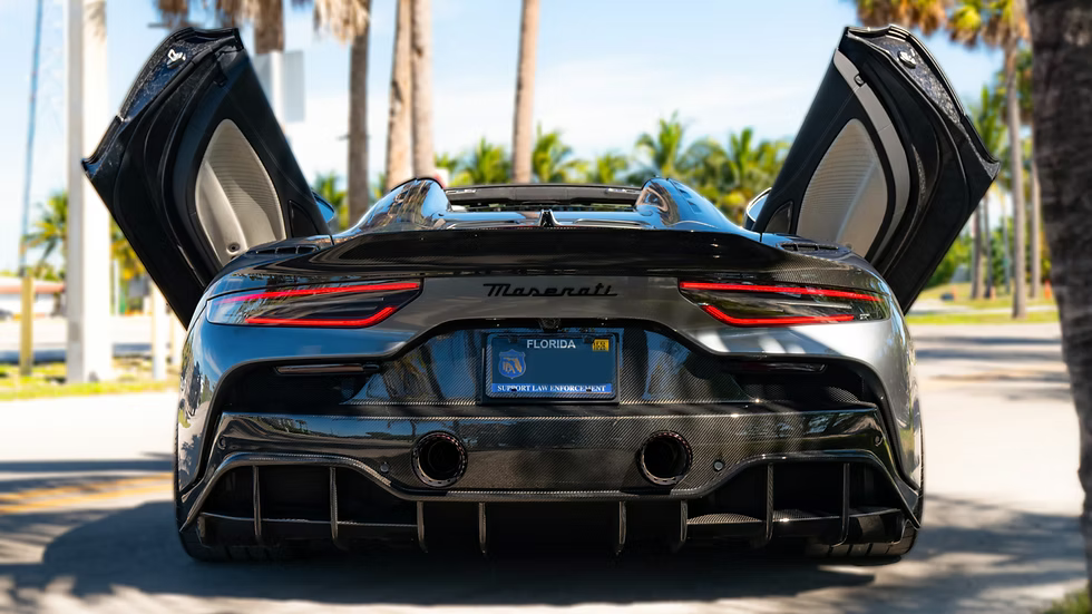 Maserati MC20 – Carbon Fiber Rear Finned Diffuser