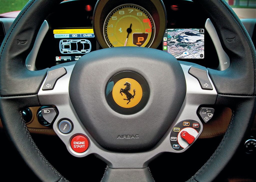 Ferrari 458 - Wireless Apple CarPlay & Android Auto Interface