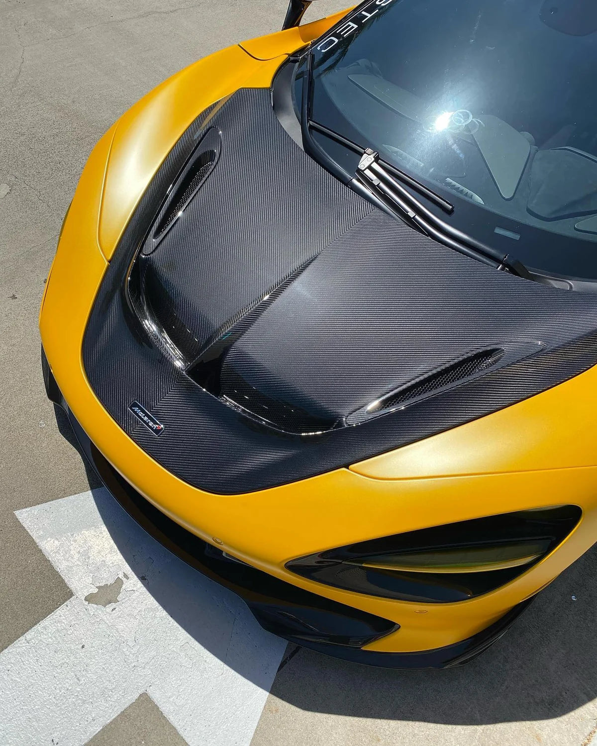 McLaren 720S / 750S / 765LT - V Style Carbon Fiber Hood