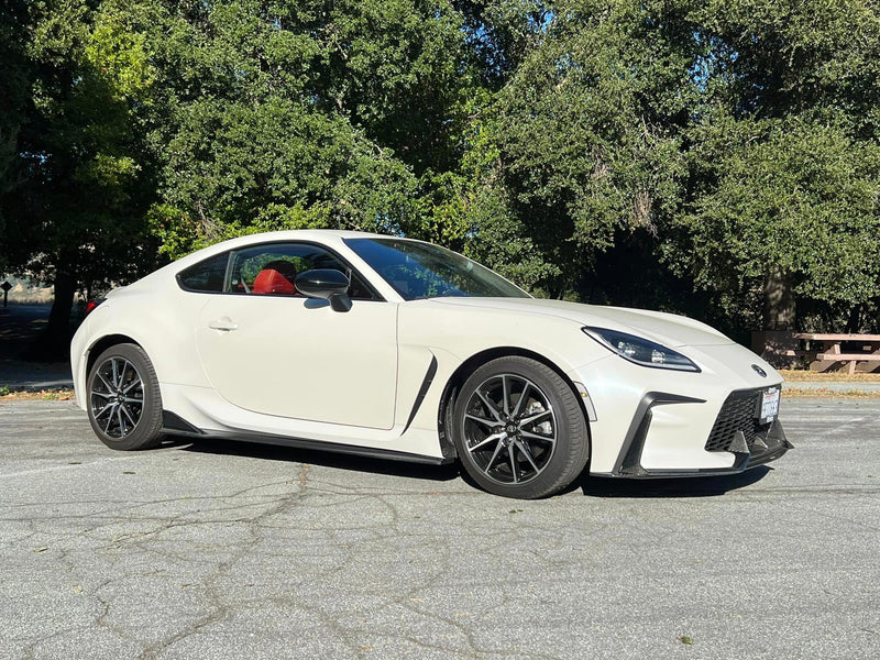 Toyota GR86 & Subaru BRZ – AD-Style Carbon Fiber Side Skirts