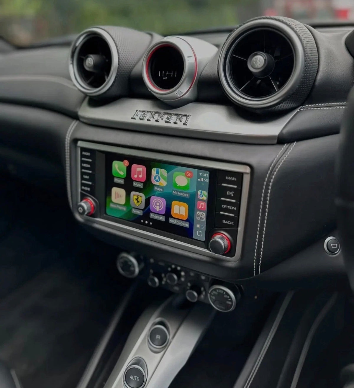 Ferrari California – Wireless Apple CarPlay & Android Auto Module