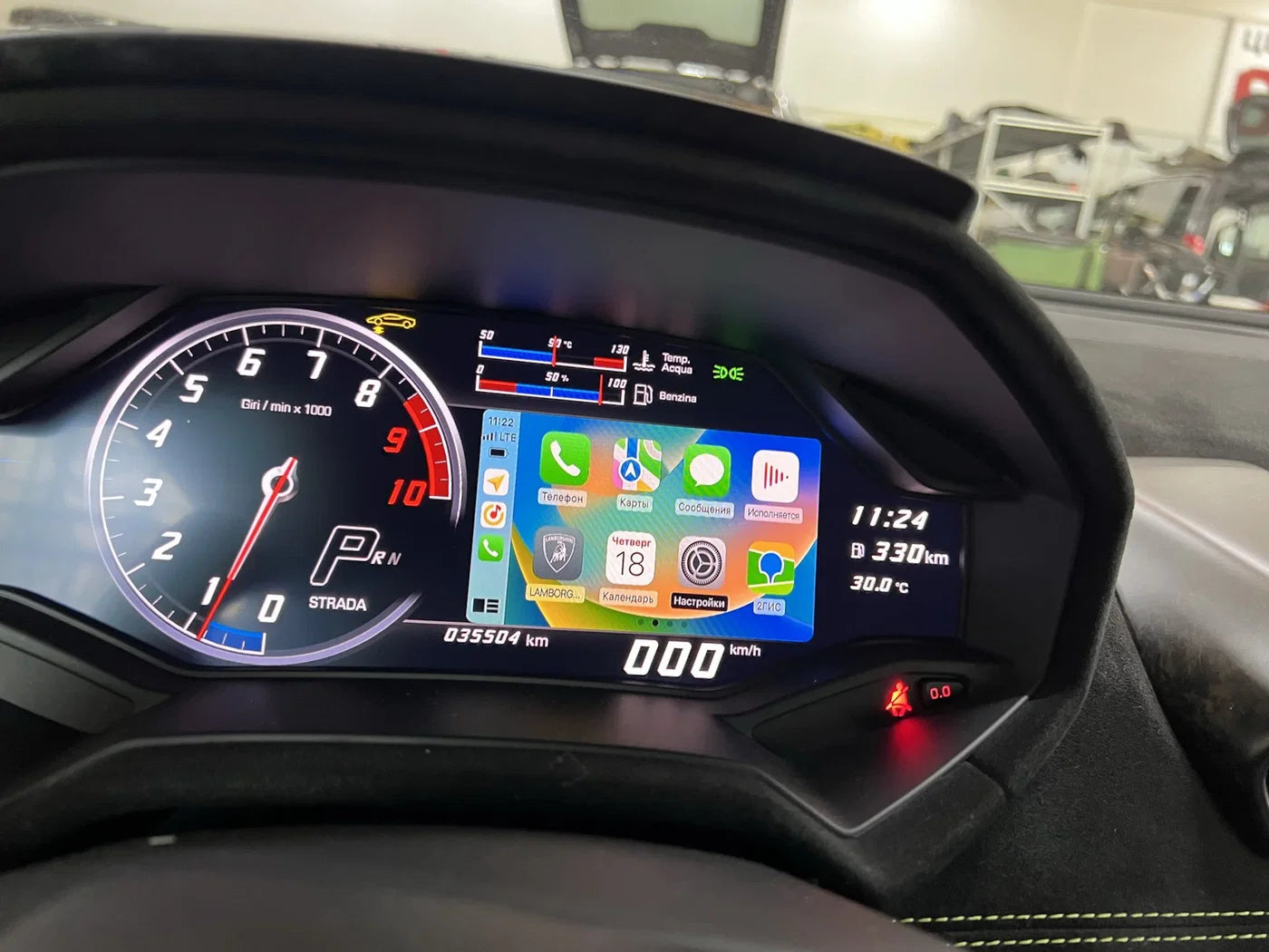 Lamborghini Huracán – Apple CarPlay Module Plug & Play Upgrade Kit