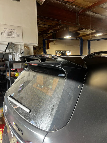 BMW X7 G07 (2019–2026) - Gloss Black Roof Spoiler