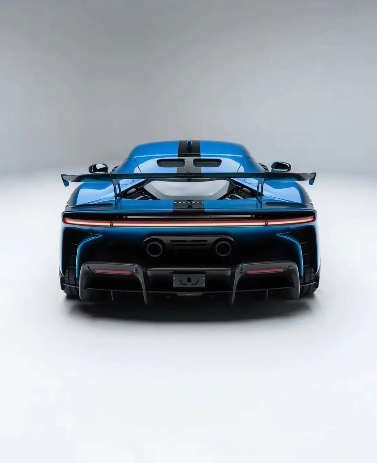 Ferrari SF90 - SF90XX Style Prepreg Dry Carbon Fiber Rear Wing