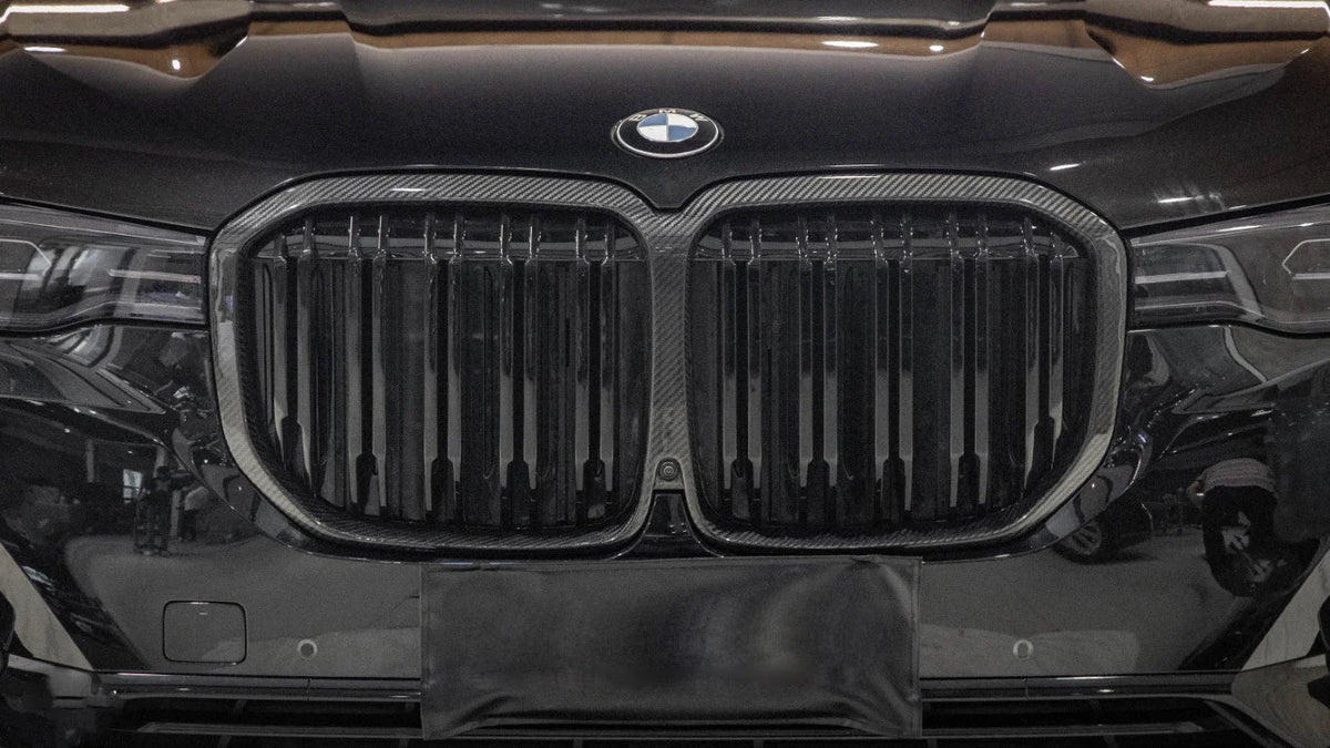BMW X7 G07 (2019–2026) - Carbon Fiber Front Grille