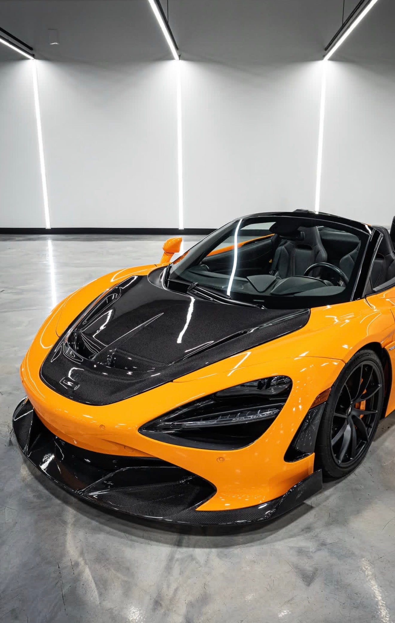 McLaren 720S / 750S / 765LT - V Style Carbon Fiber Hood