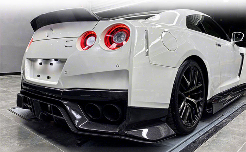 Nissan GT-R R35 - BS Style Carbon Fiber Rear Diffuser with LED Light