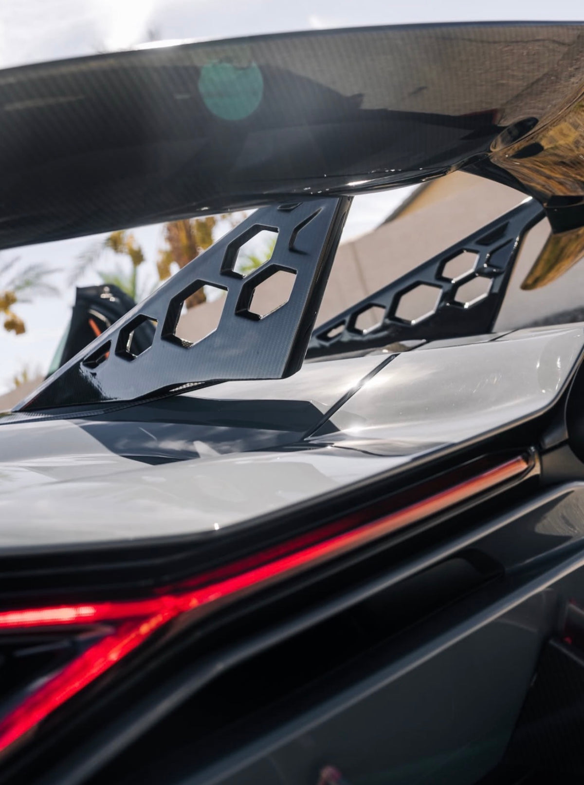 Lamborghini Revuelto – DK Style Carbon Fiber Rear Engine Plate & Wing
