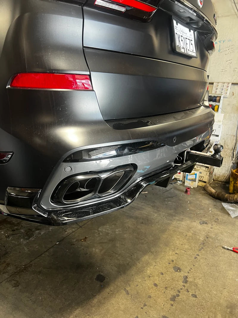 BMW X7 G07 (2019–2026) - Gloss Black ABS Rear Diffuser