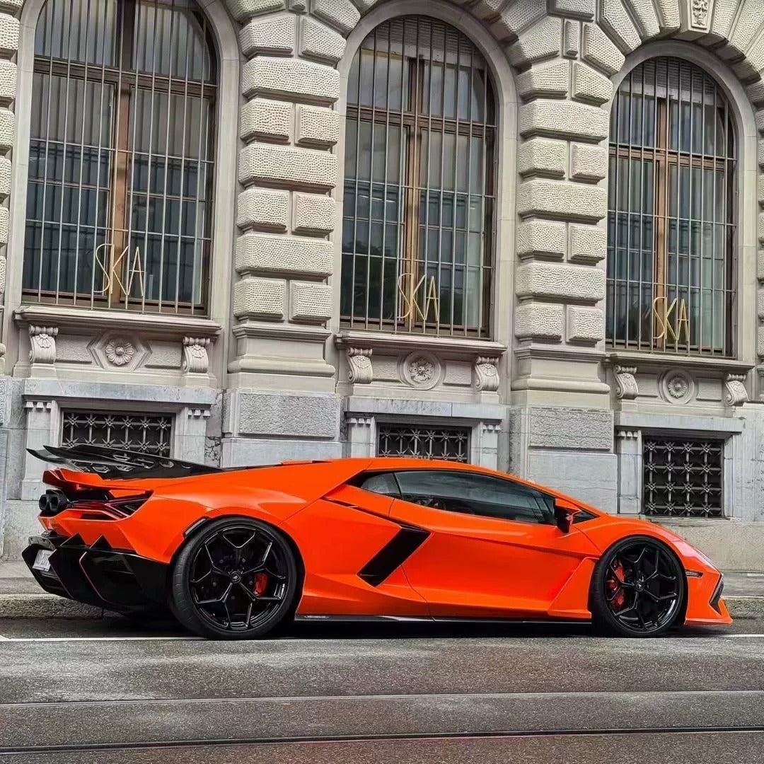 Lamborghini Revuelto – DK Style Carbon Fiber Rear Engine Plate & Wing