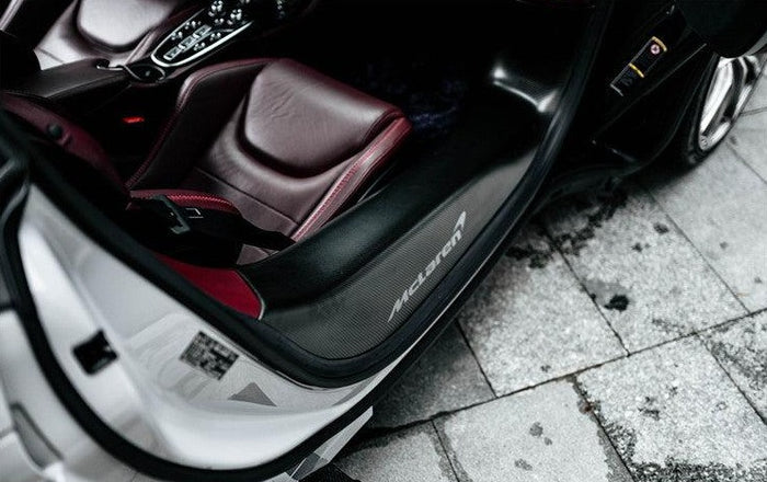 McLaren GT – Carbon Fiber Door Sill Covers