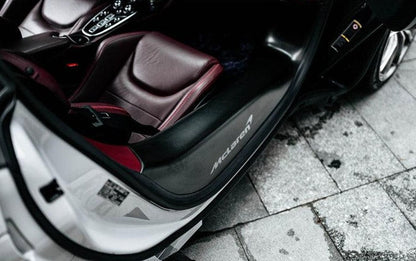 McLaren GT – Carbon Fiber Door Sill Covers