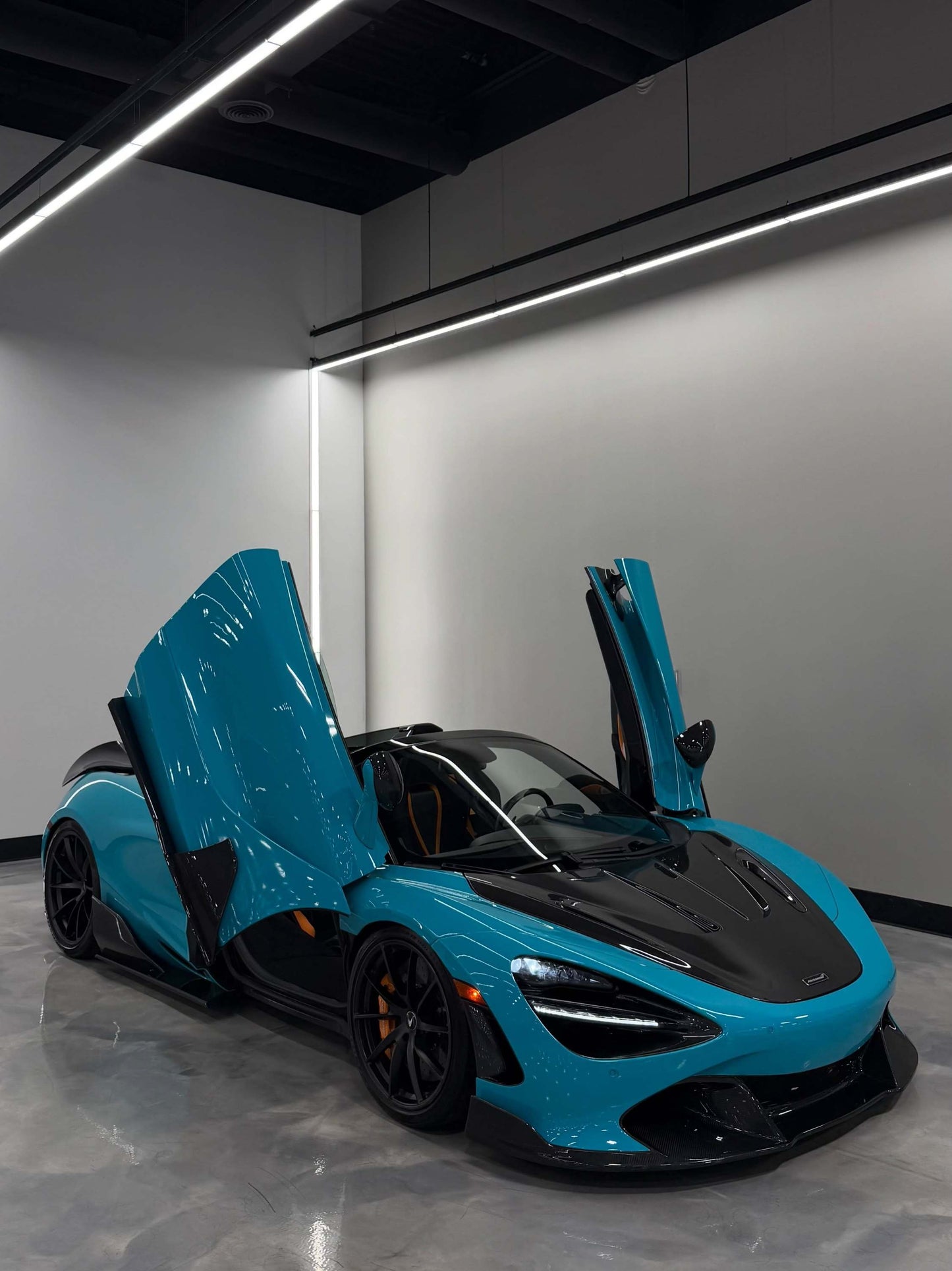 McLaren 720S / 750S / 765LT - R Style Carbon Fiber Hood Bonnet