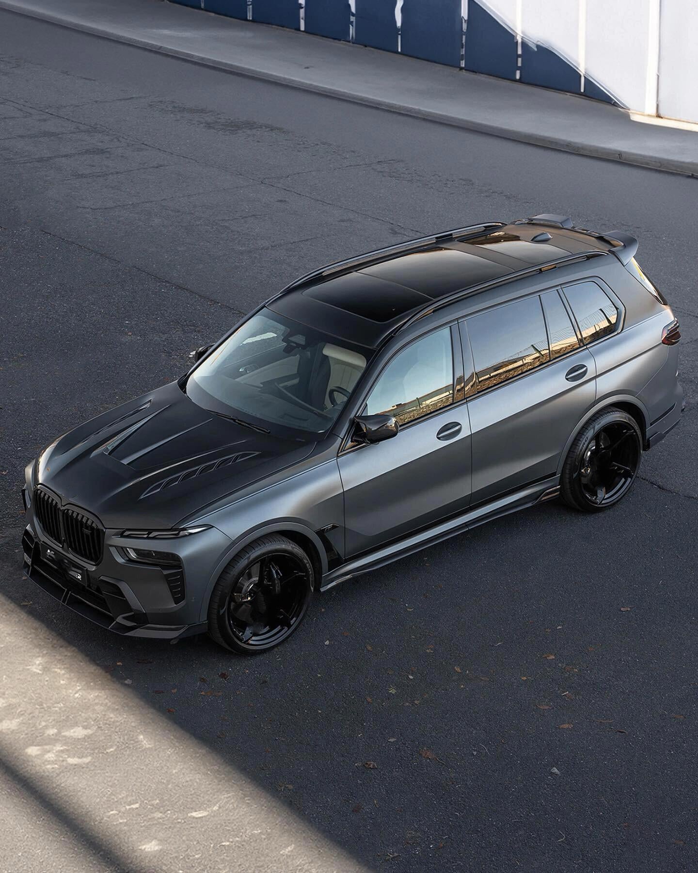 BMW X7 G07 LCI (2023–2026) - LD Style Carbon Fiber Full Aero Kit