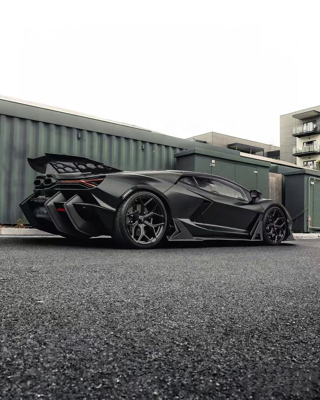 Lamborghini Revuelto - Full Carbon Fiber Aero Kit