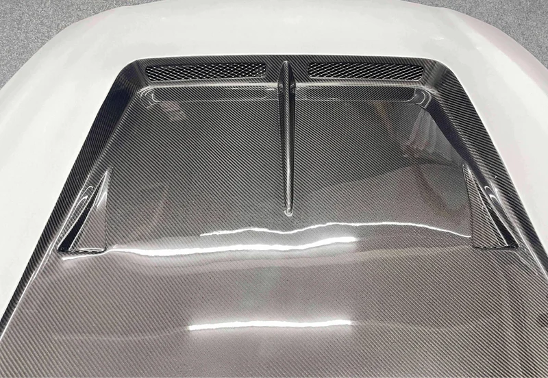 Nissan GTR R35 – L Style Vented Carbon Fiber Hood
