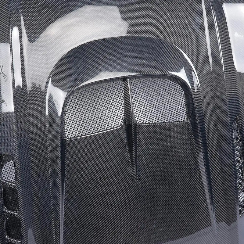 Ford Mustang – Carbon Fiber Vented Front Engine Hood