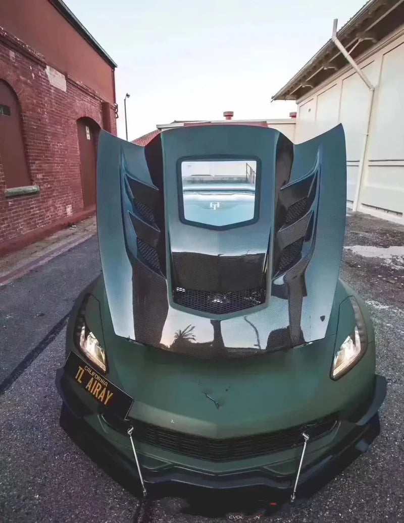Corvette C7 – Carbon Fiber Vented Transparent Hood