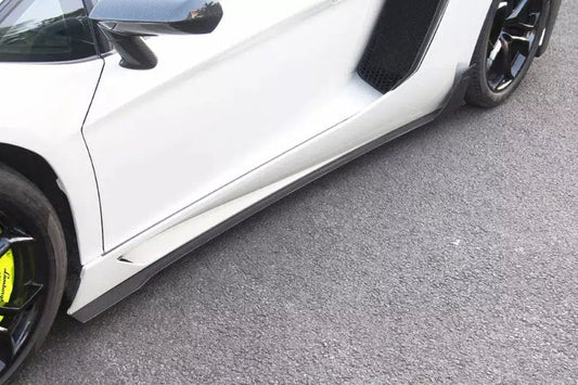 Lamborghini Aventador (2011–2015) – Carbon Fiber Side Skirt Extensions