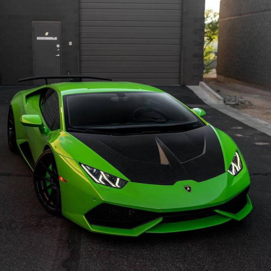 Lamborghini Huracán - 1016 Style Prepreg Carbon Fiber Hood
