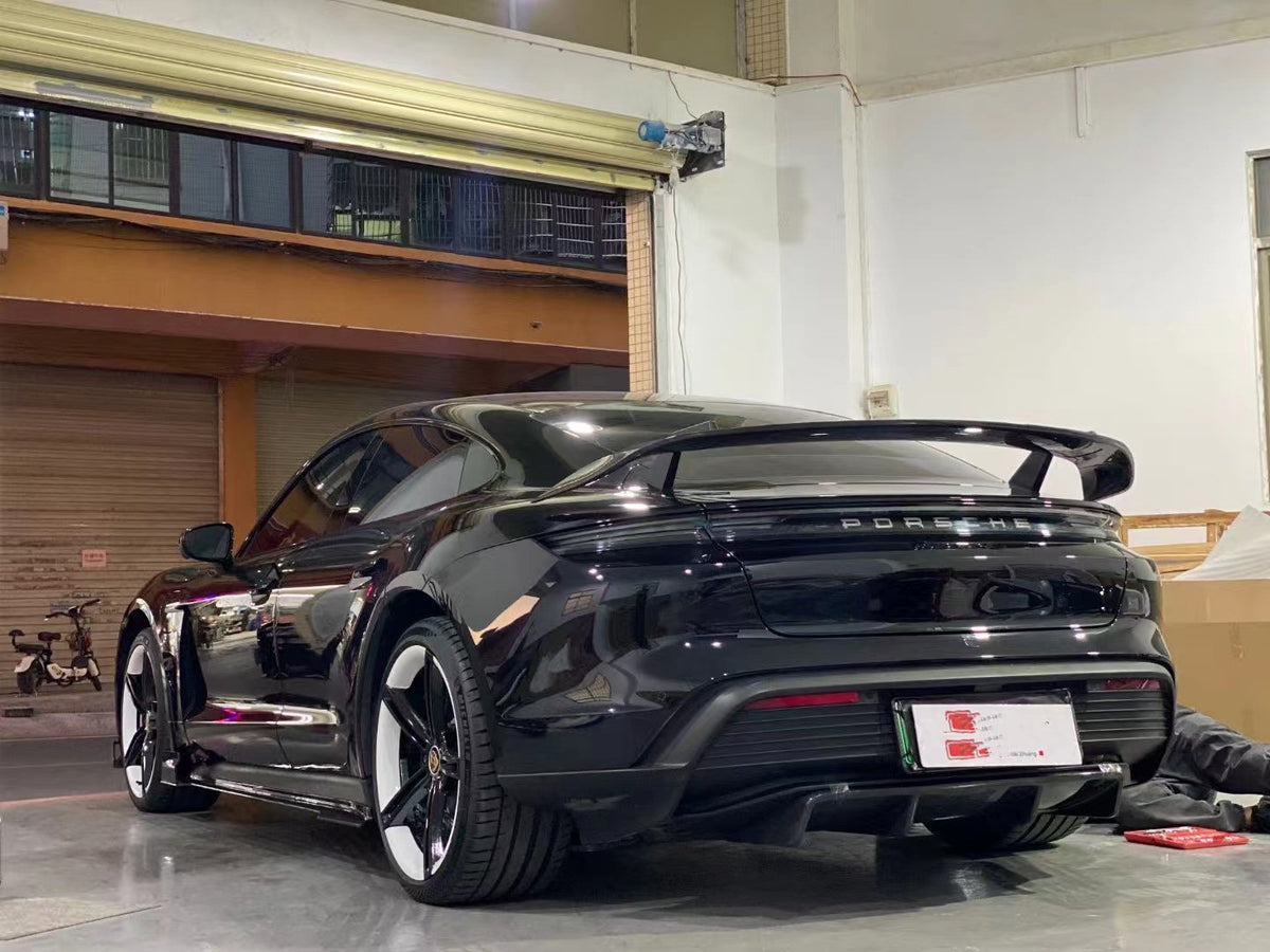 Porsche Taycan J1 - RZ Style Carbon Fiber Side Skirts