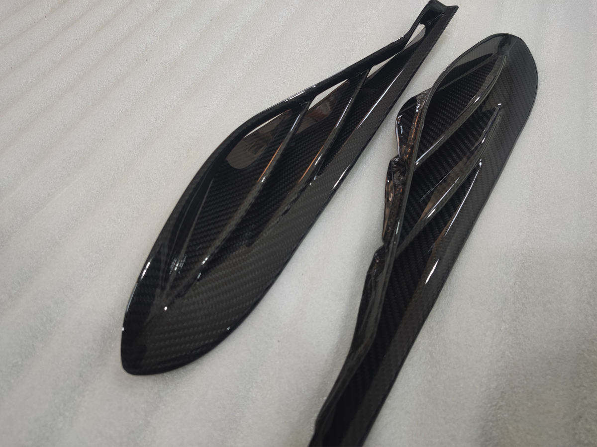 Ferrari Portofino – N‑Style Carbon Fiber Fender Air Inlet