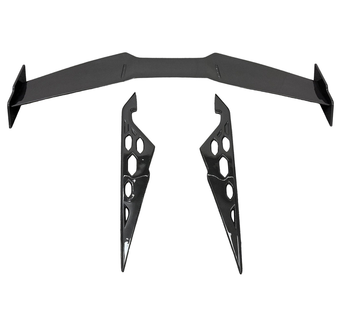 Lamborghini Revuelto – DK Style Carbon Fiber Rear Engine Plate & Wing