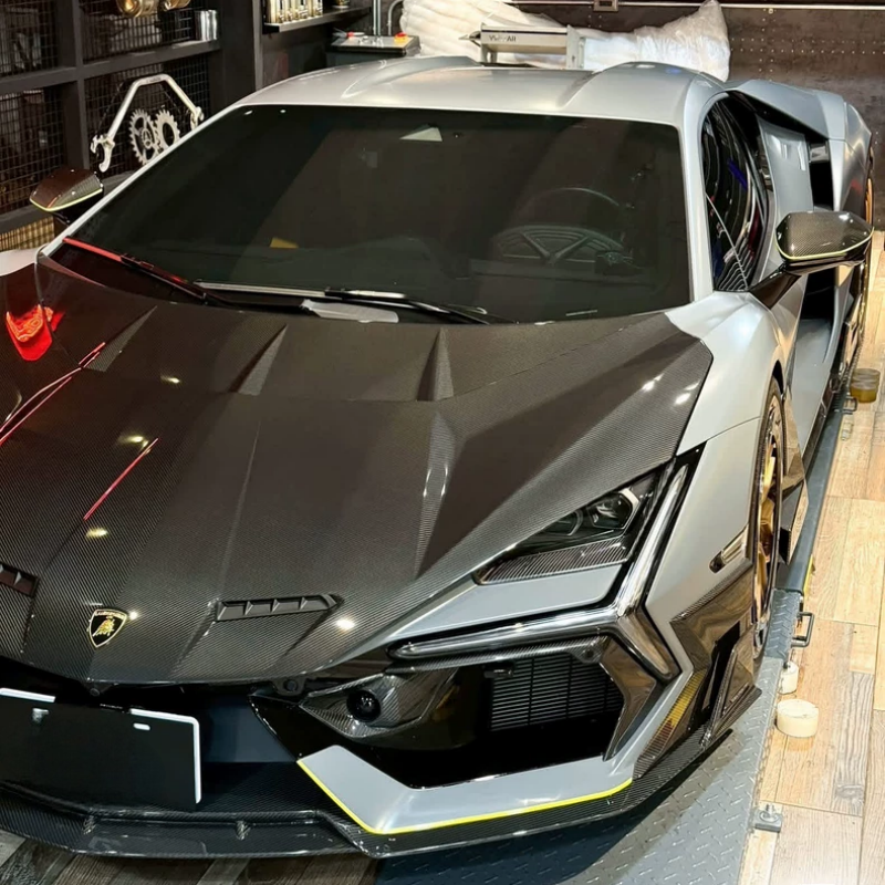 Lamborghini Revuelto – Ten Style Dry Carbon Fiber Front Hood