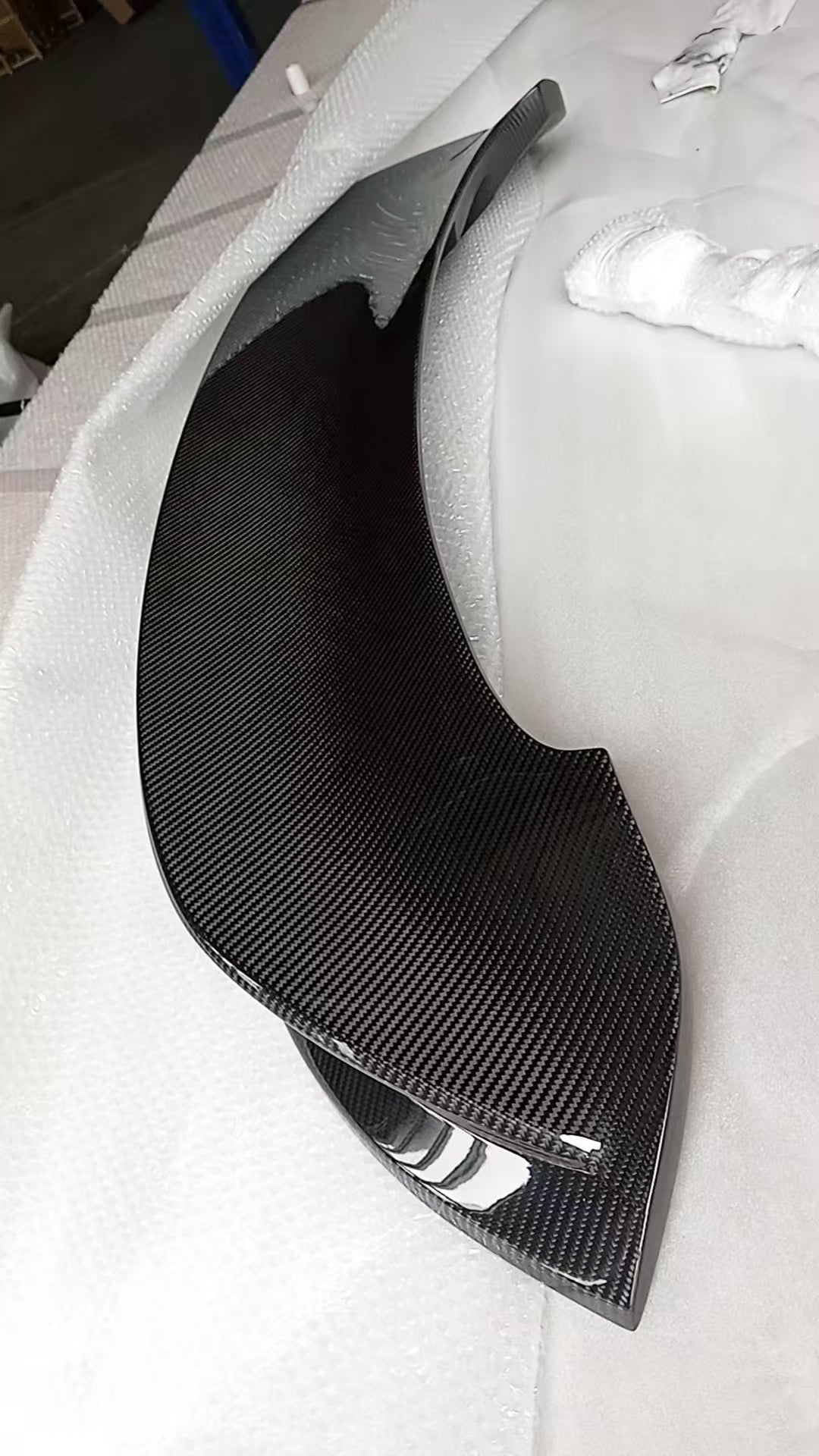 Porsche 911 992 - Carbon Fiber GT3 Style Duckbill Rear Wing Spoiler