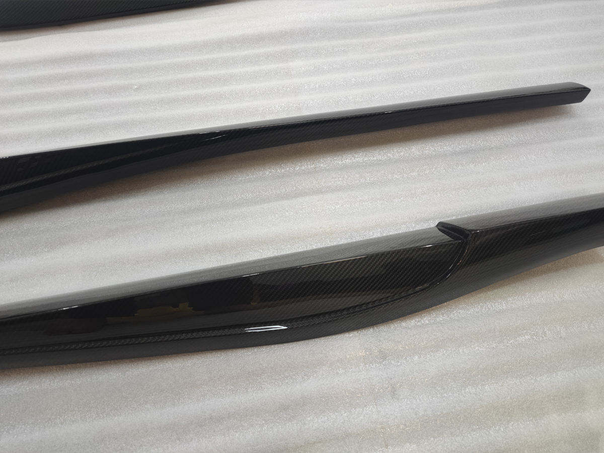 Ferrari Portofino – N-Style Carbon Fiber Side Skirts