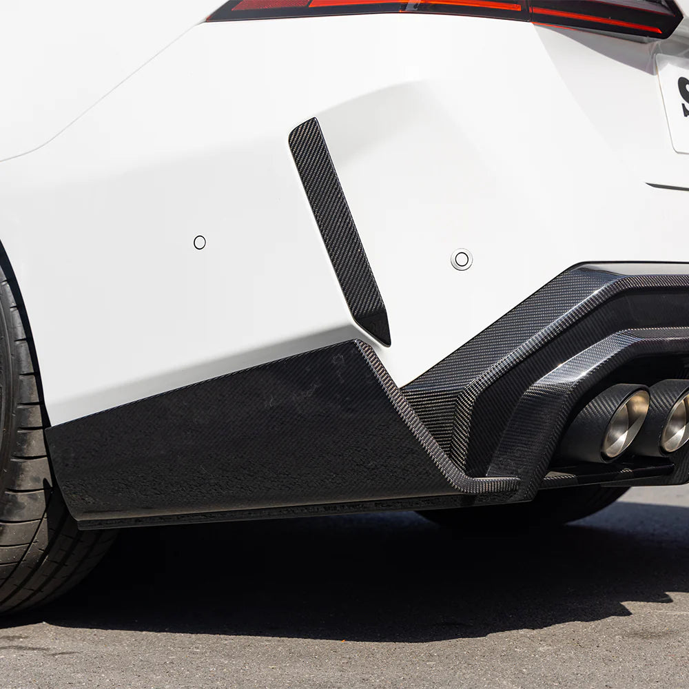 BMW M5 G90 / G99 - SOOQOO Prepreg Carbon Fiber Reflector Trims