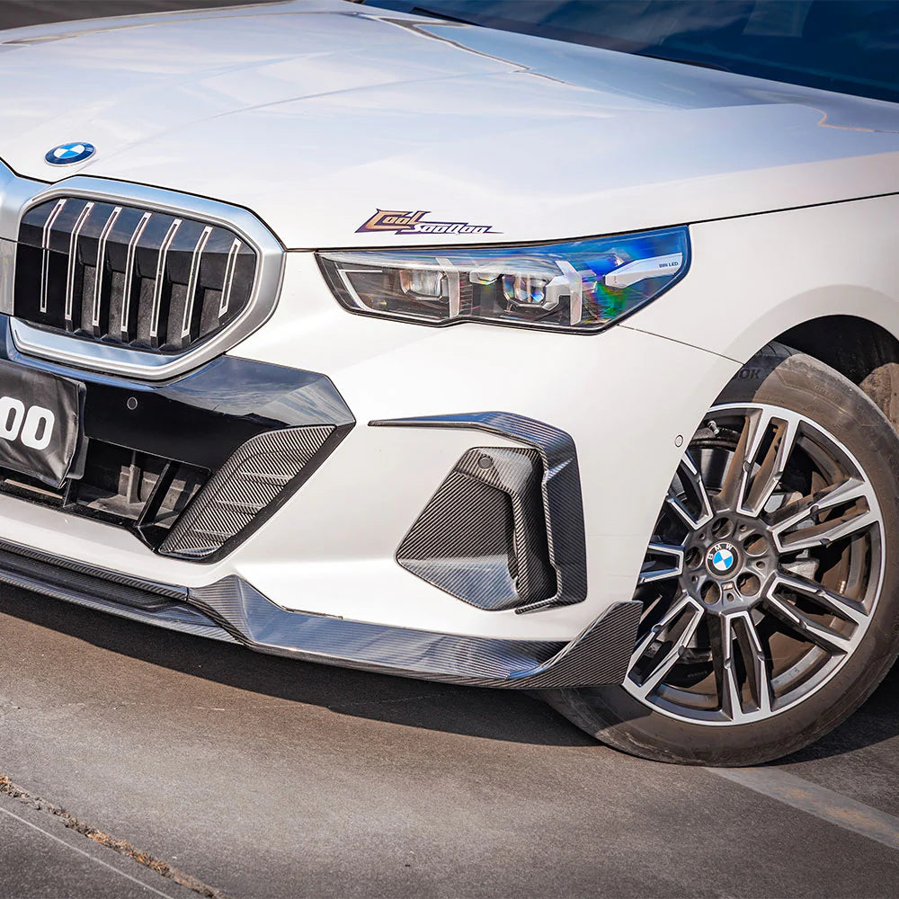 BMW 5 Series G60 / G61 - SOOQOO Prepreg Carbon Fiber Front Bumper Insert
