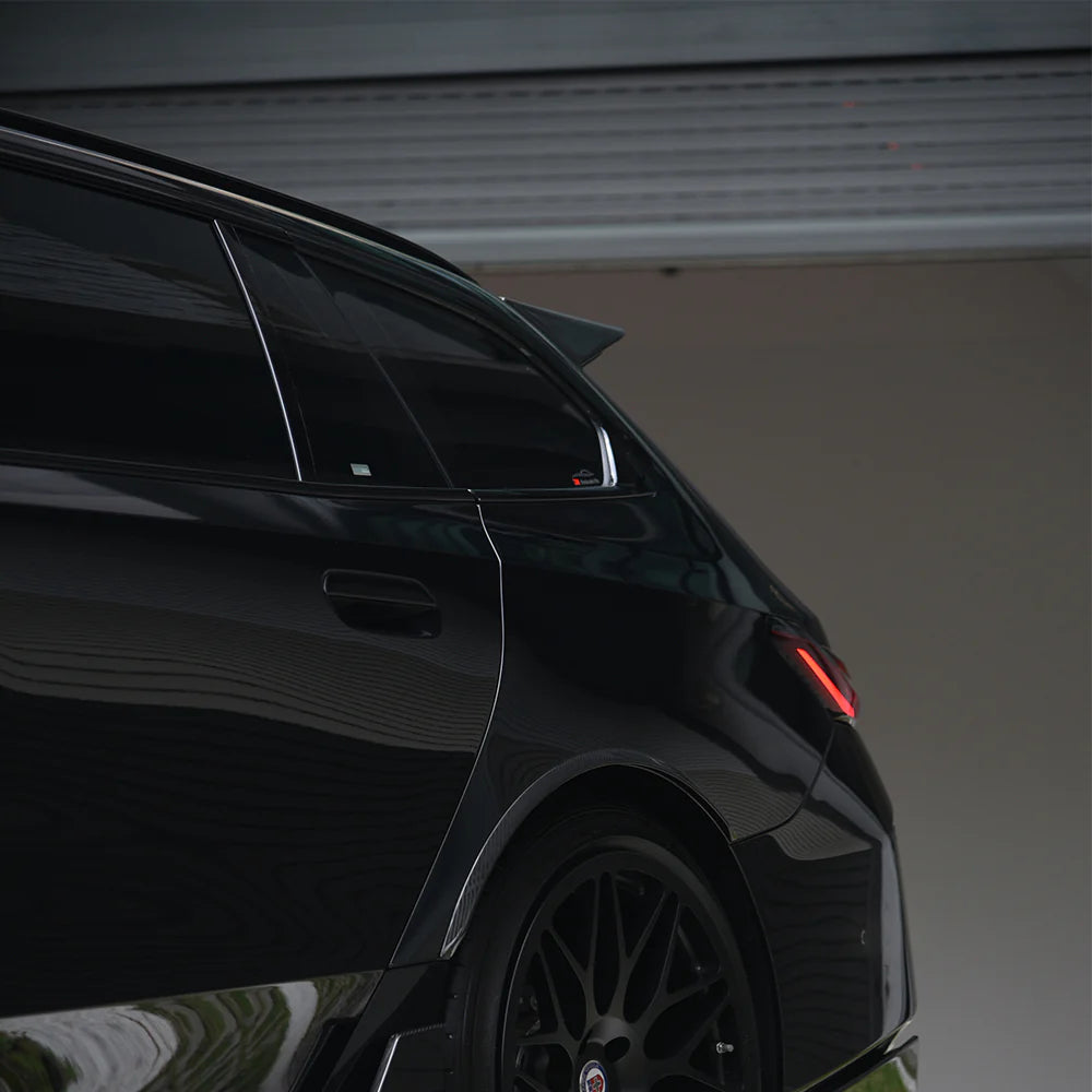 BMW M5 G99 - SOOQOO Prepreg Carbon Fiber Top Spoiler