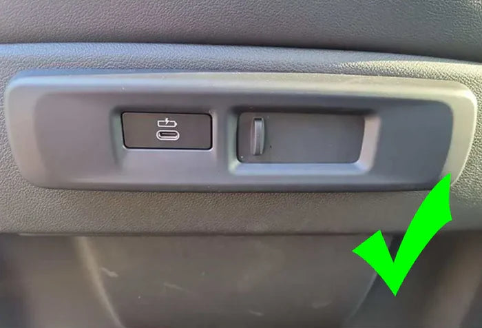 BMW X3 / X4 / X5 / X6 / X7 (2019–2026) – 11" Android Headrest Monitor TV System