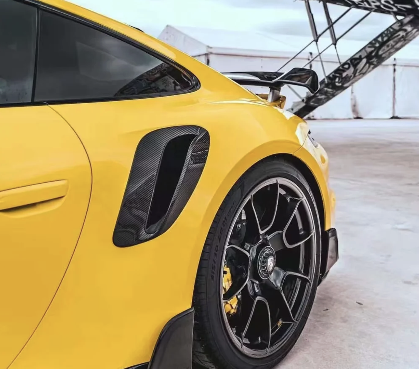 Porsche 911 Turbo S (992) - Dry Carbon Fiber Side Air Intakes