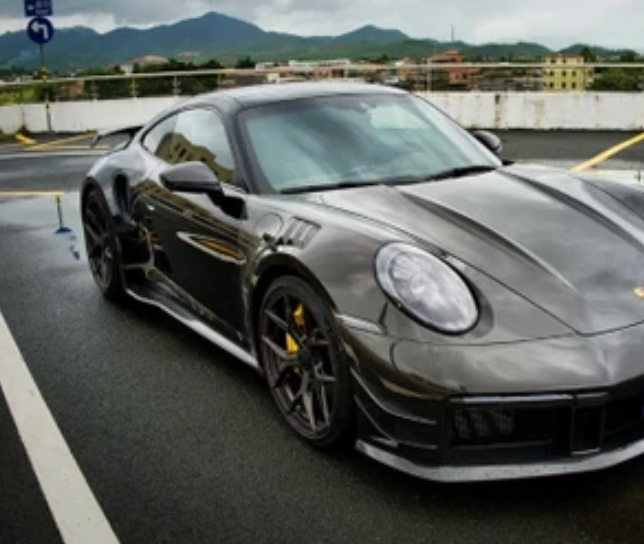 Porsche 911 992 Turbo S - Carbon Fiber Vented Front Fenders