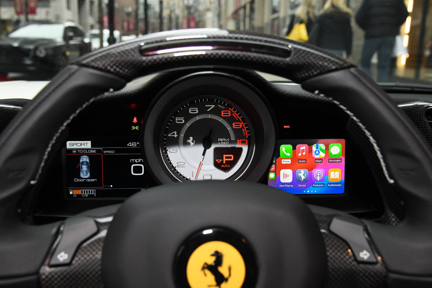 Ferrari 488 - Wireless Apple CarPlay & Android Auto Interface