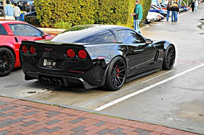 Chevrolet Corvette C6 – Carbon Fiber Side Skirts