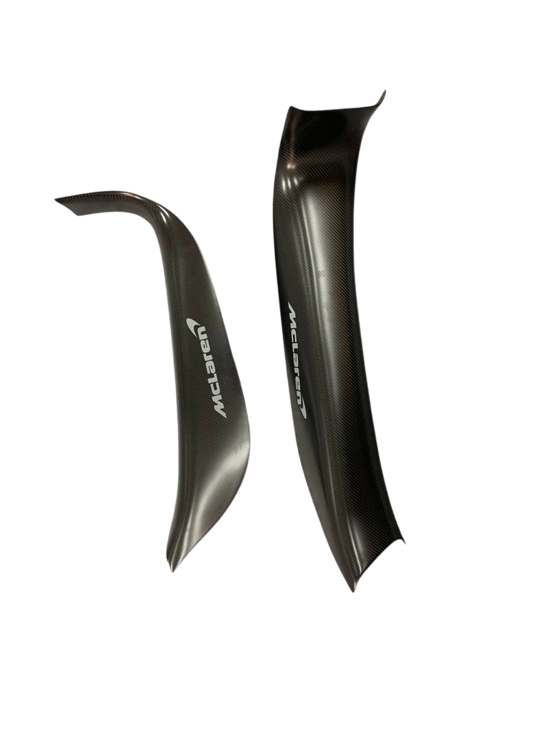 McLaren GT – Carbon Fiber Door Sill Covers