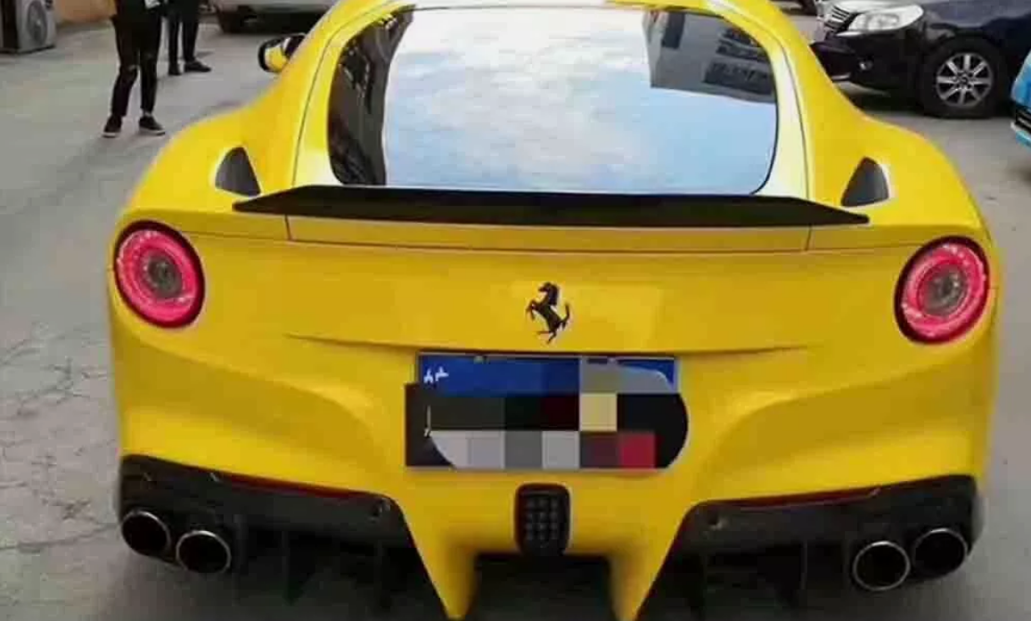 Ferrari F12 - Carbon Fiber Rear Spoiler