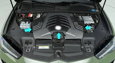 Lamborghini Urus - Dry Carbon Fiber Engine Bay Cover