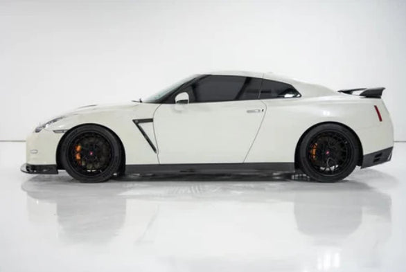 Nissan GTR - Carbon Fiber Side Skirt Extension