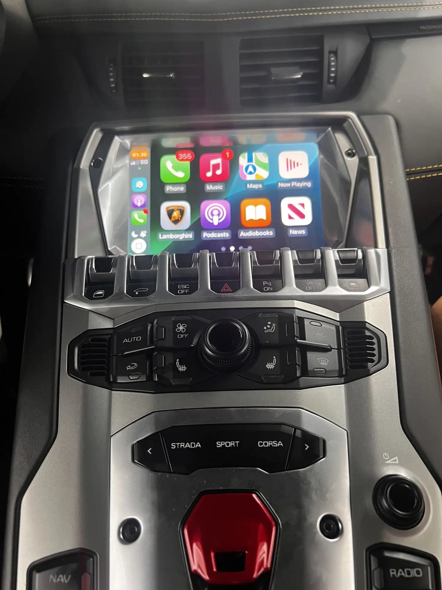 Lamborghini Aventador – Apple CarPlay Module Plug & Play Upgrade Kit