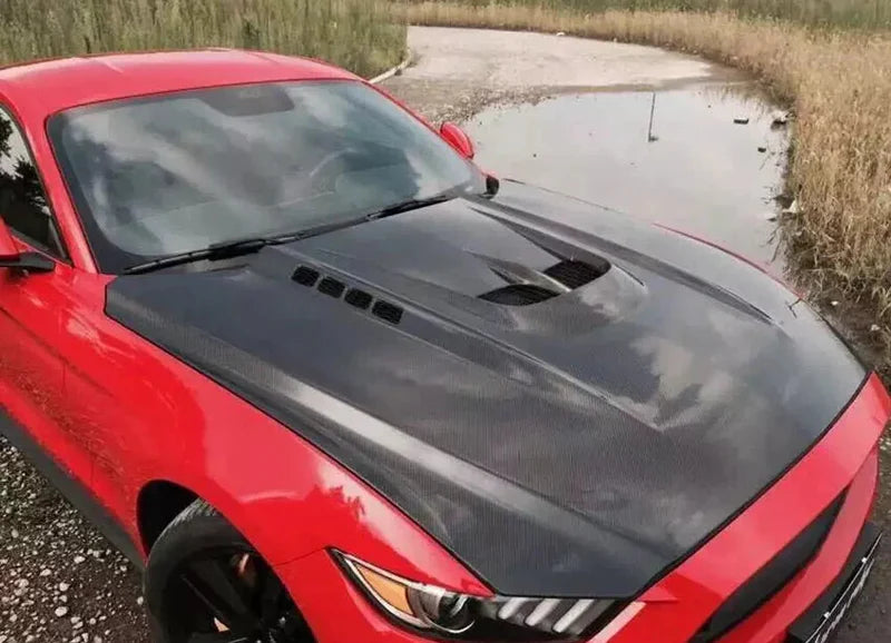 Ford Mustang – Carbon Fiber Vented Front Engine Hood